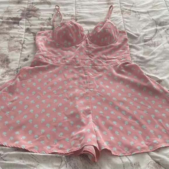 NWT Topshop Barbiecore pink with white polka dots built in bra romper, size 10 - Picture 5 of 16